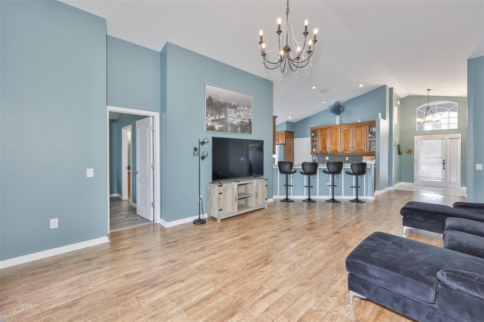 Image 9 of 42 For 8130 Alamosa Wood Avenue