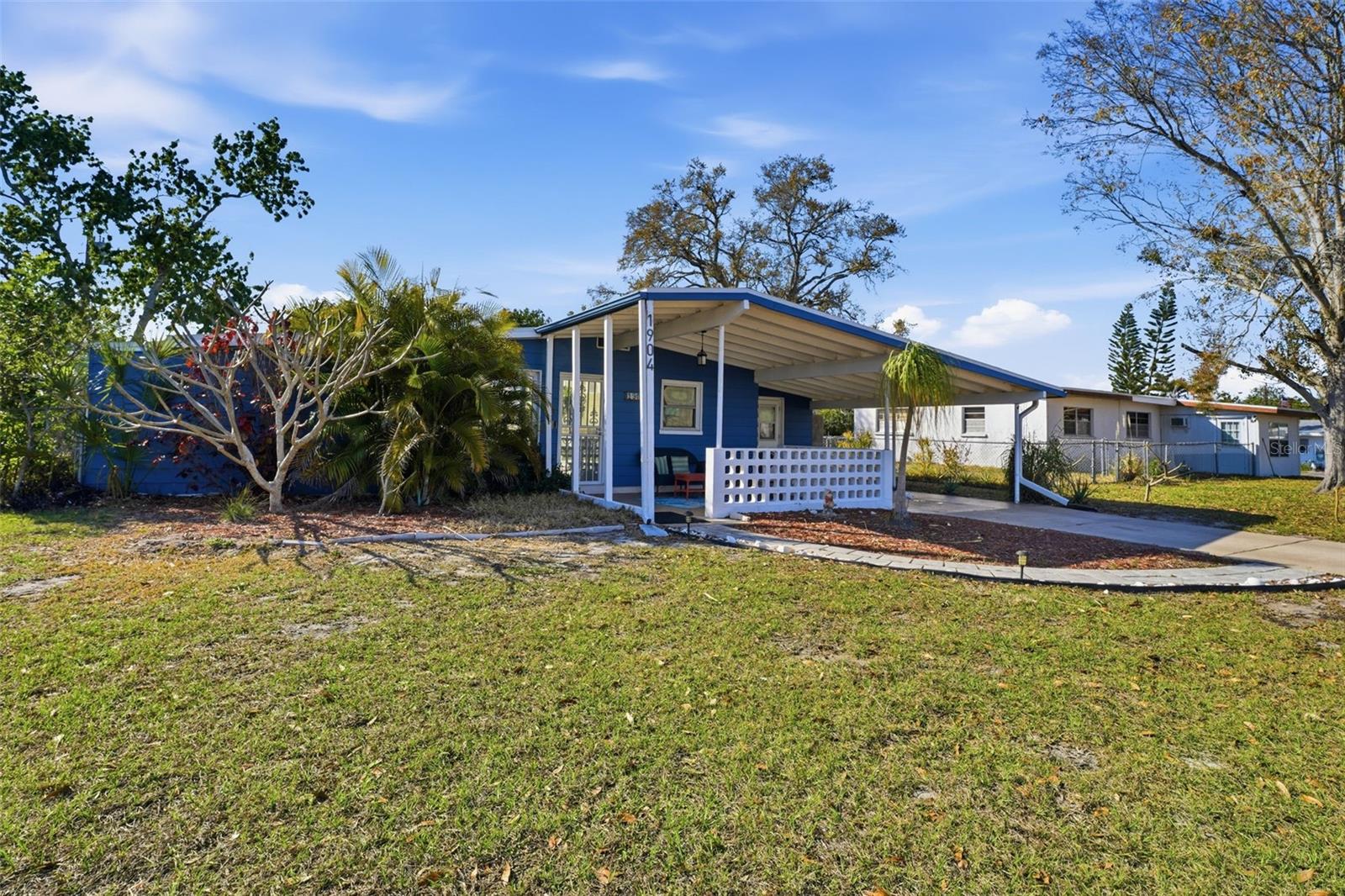 Image 3 of 30 For 1904 31st Street W