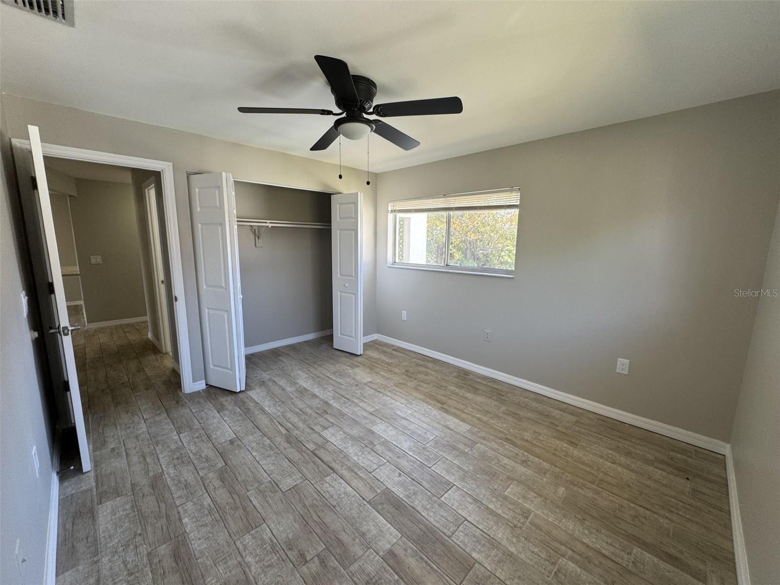 Image 10 of 19 For 3602 Beneva Road 405