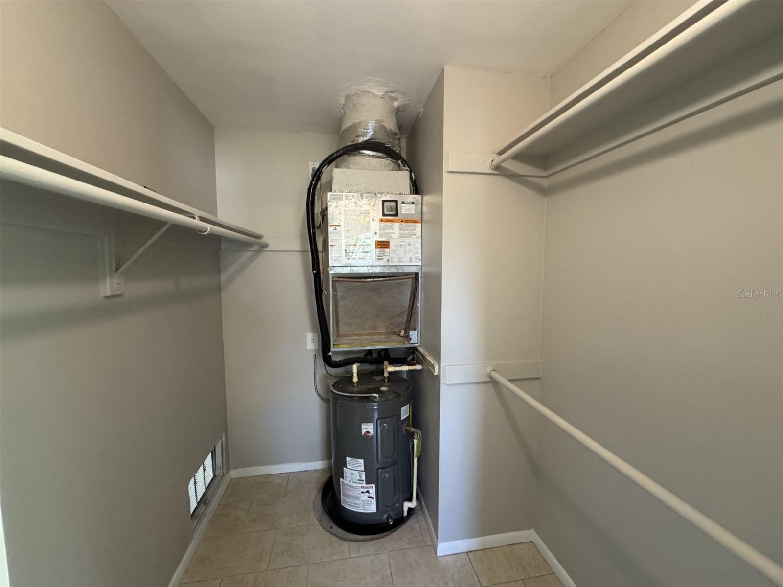 Image 12 of 19 For 3602 Beneva Road 405