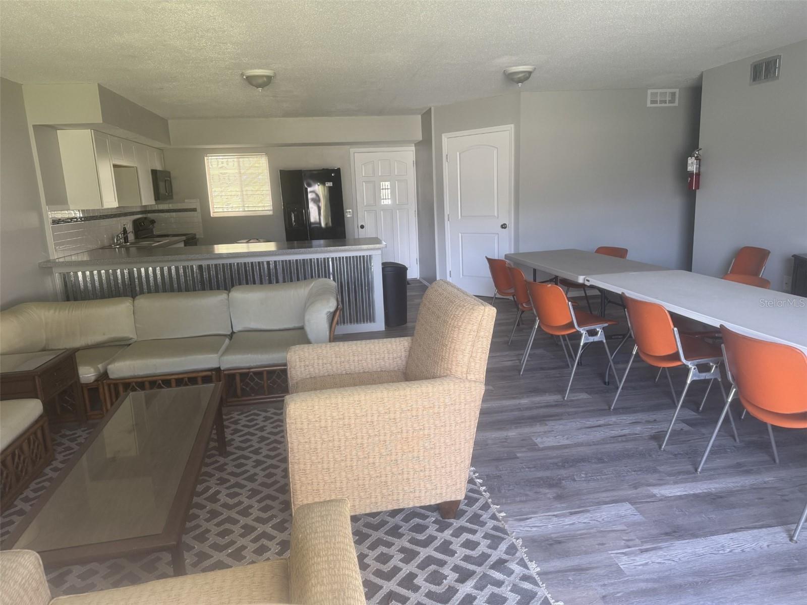 Image 18 of 19 For 3602 Beneva Road 405