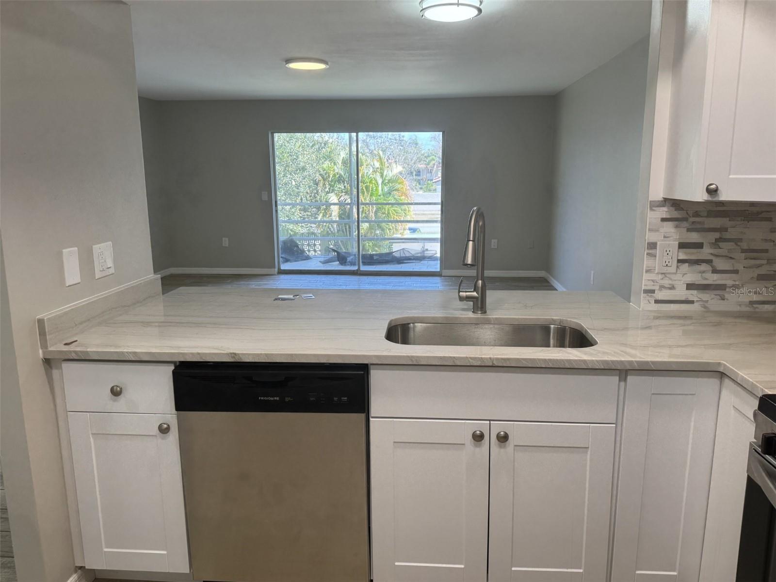 Image 4 of 19 For 3602 Beneva Road 405