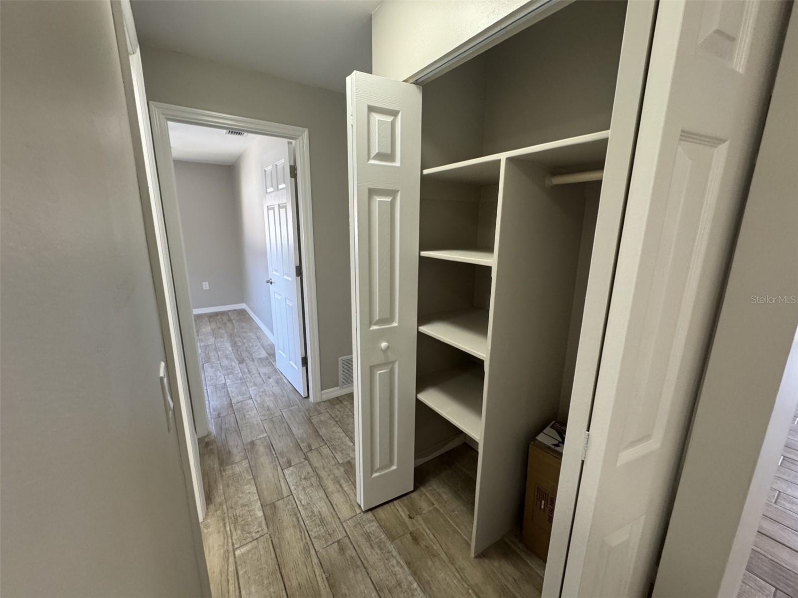 Image 6 of 19 For 3602 Beneva Road 405