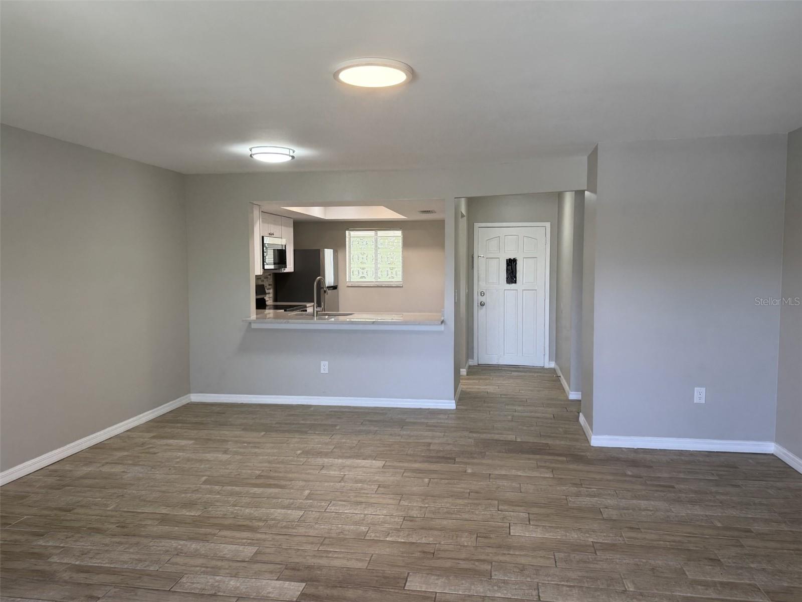 Image 7 of 19 For 3602 Beneva Road 405