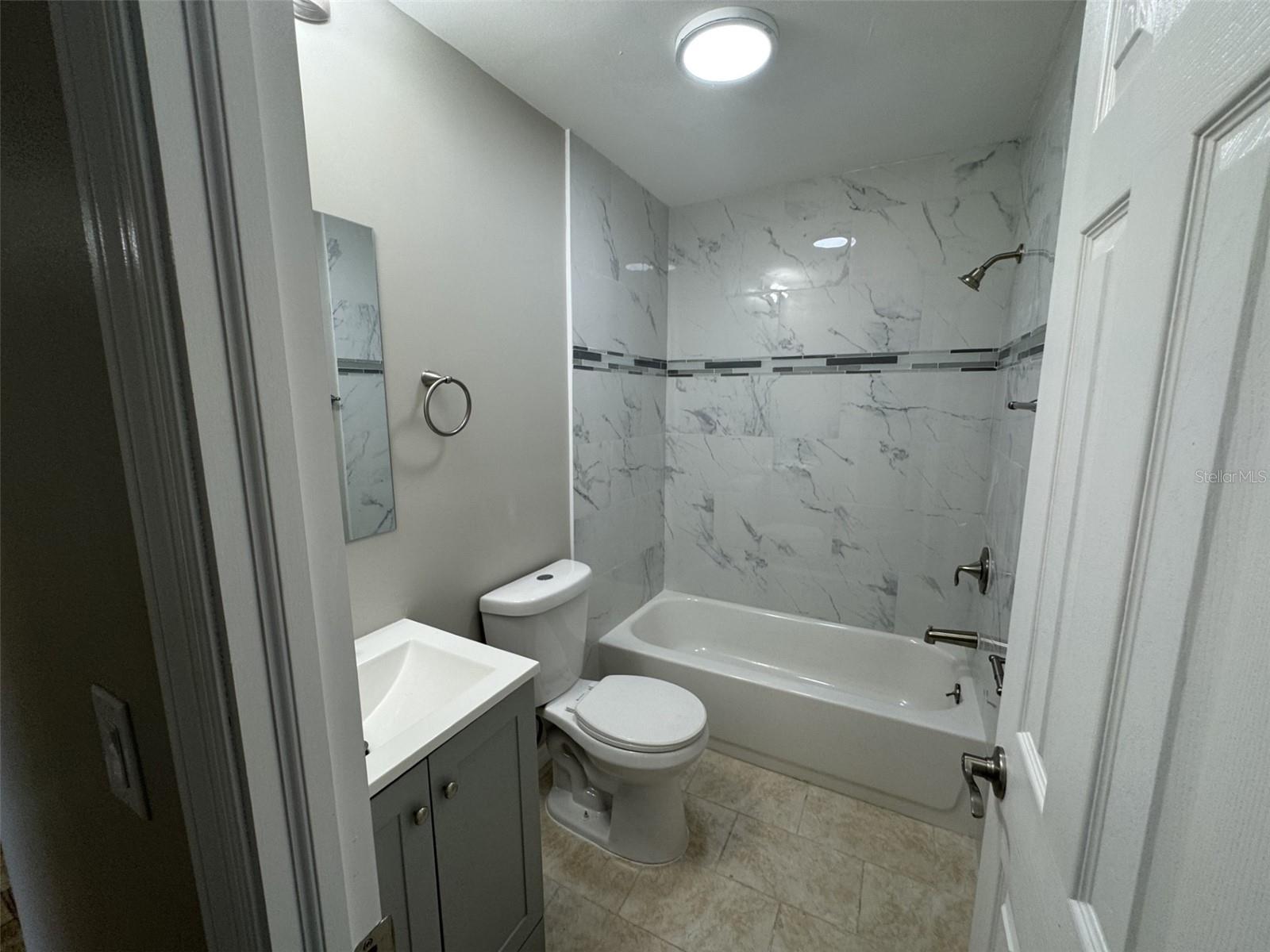 Image 9 of 19 For 3602 Beneva Road 405