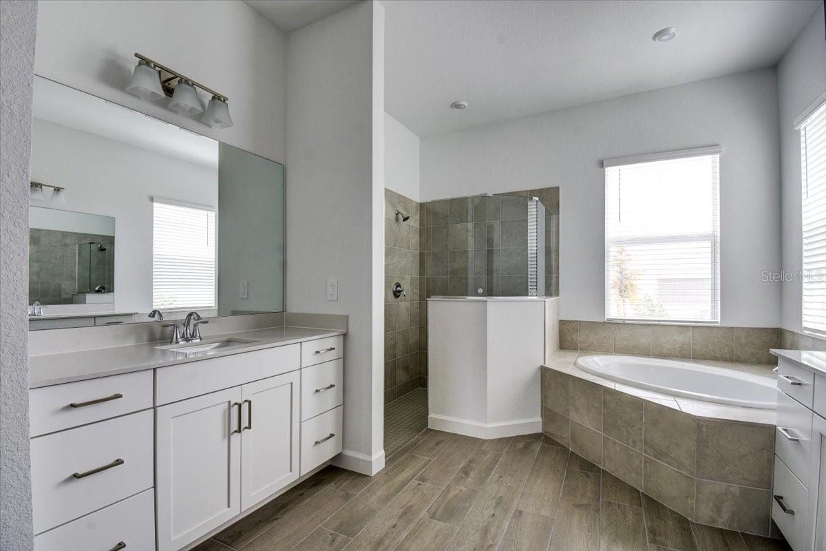 Image 12 of 44 For 7796 Lakes Edge Lane