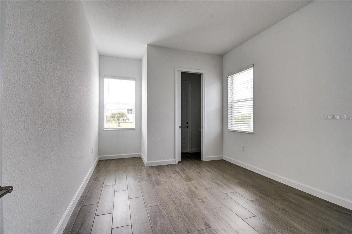 Image 13 of 44 For 7796 Lakes Edge Lane