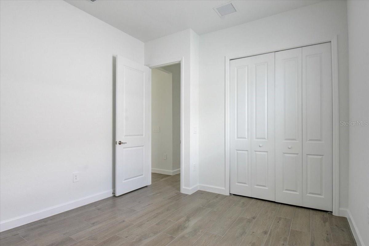 Image 18 of 44 For 7796 Lakes Edge Lane