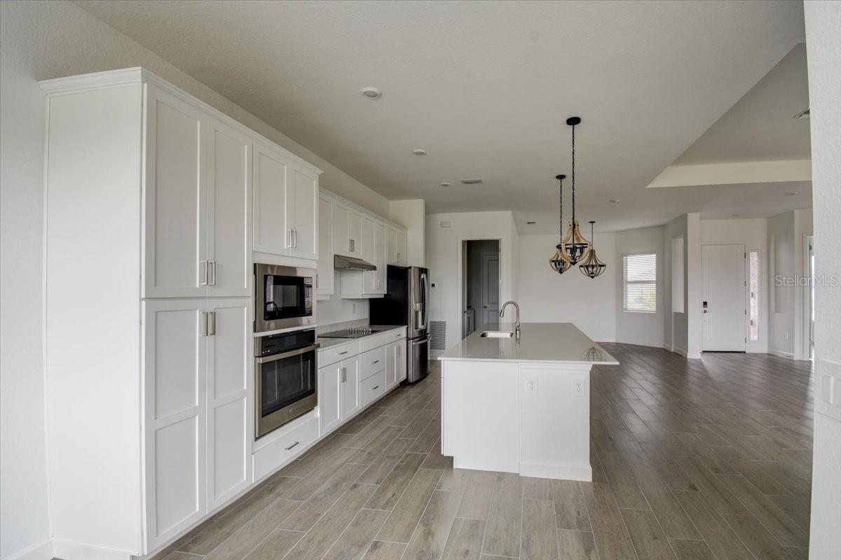 Image 8 of 44 For 7796 Lakes Edge Lane