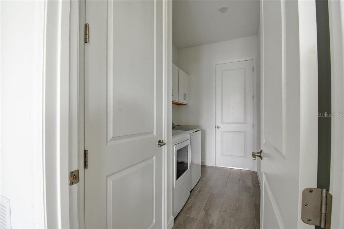 Image 9 of 44 For 7796 Lakes Edge Lane