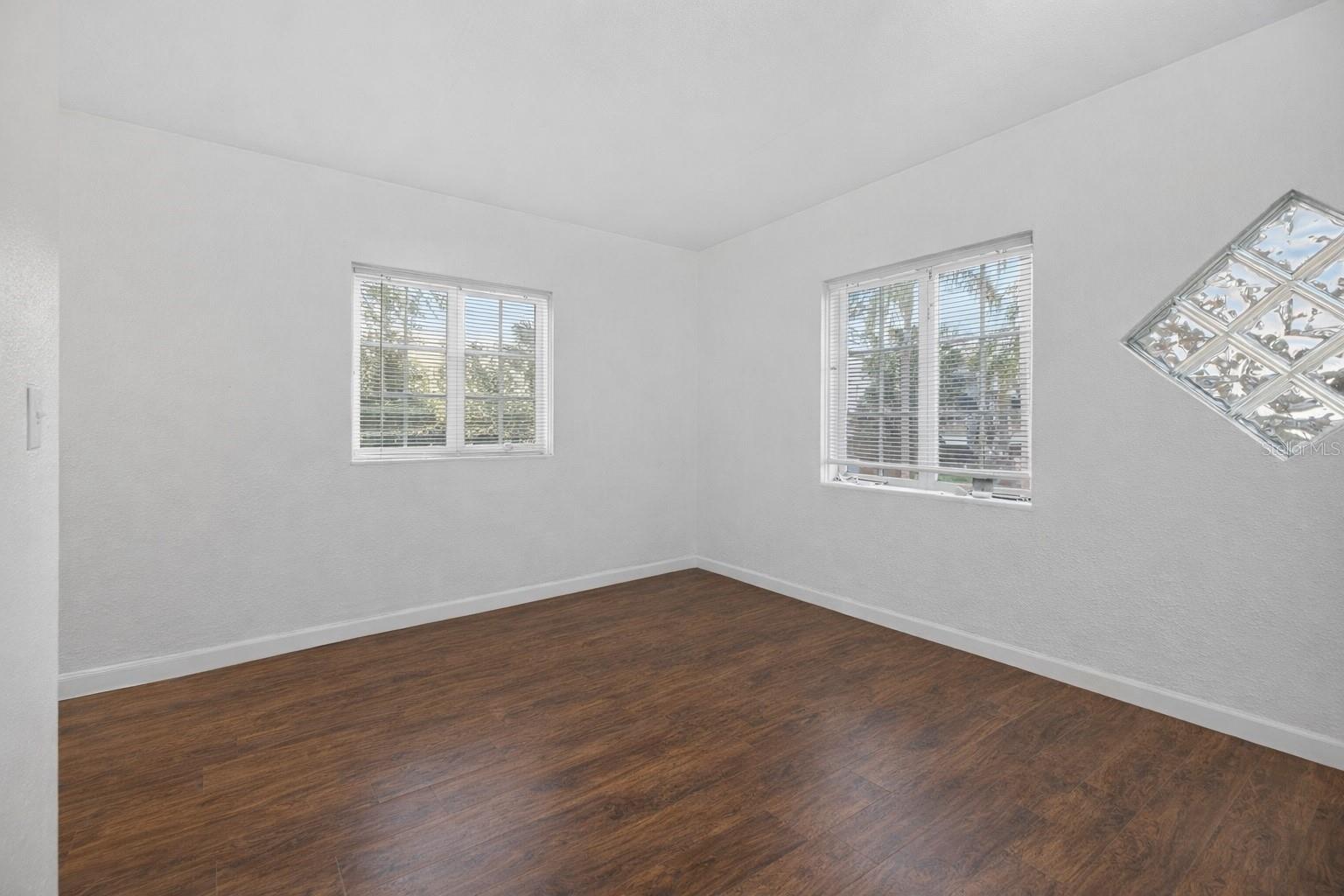 Image 17 of 22 For 1017 8th Street N