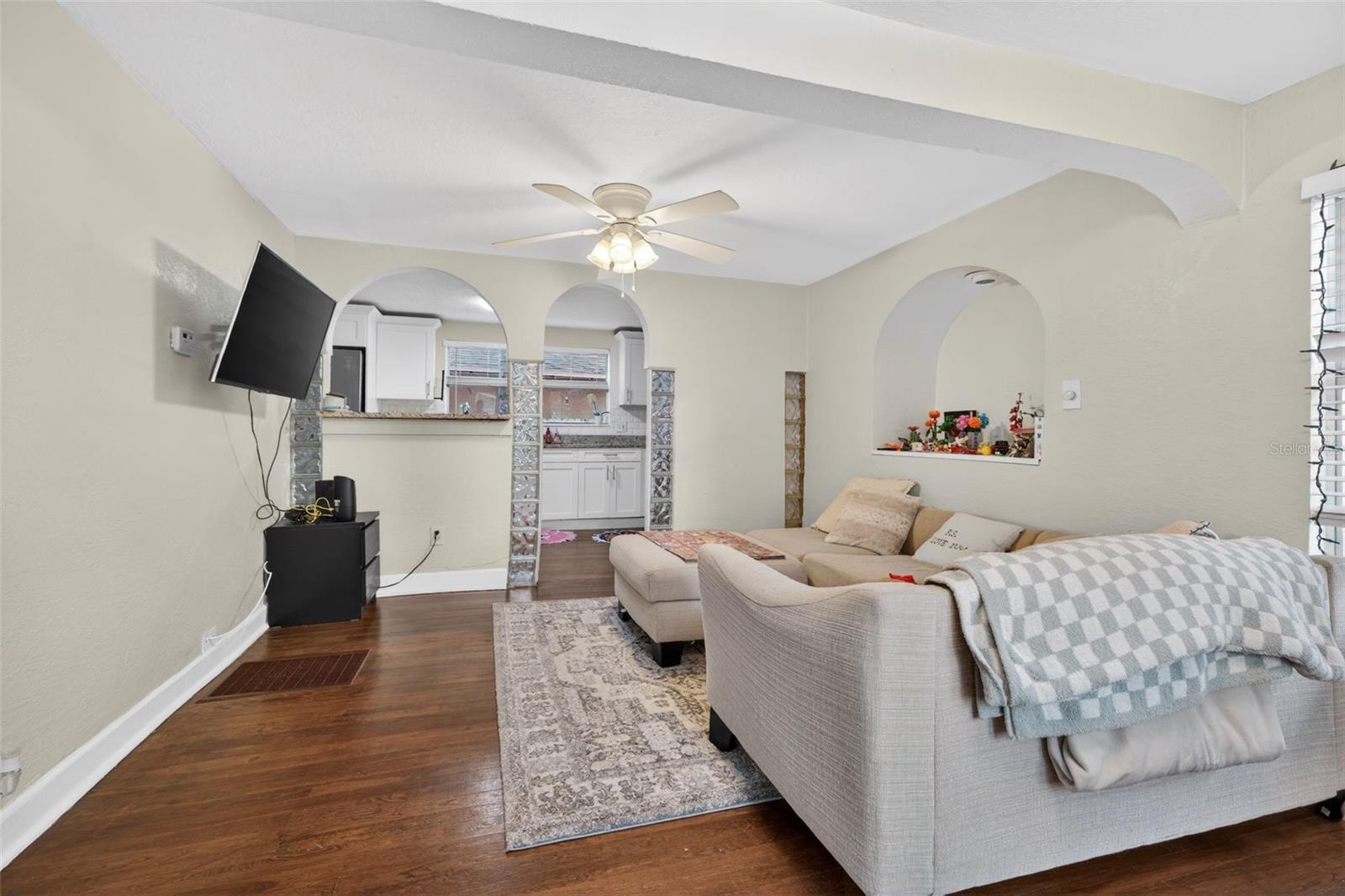 Image 3 of 22 For 1017 8th Street N