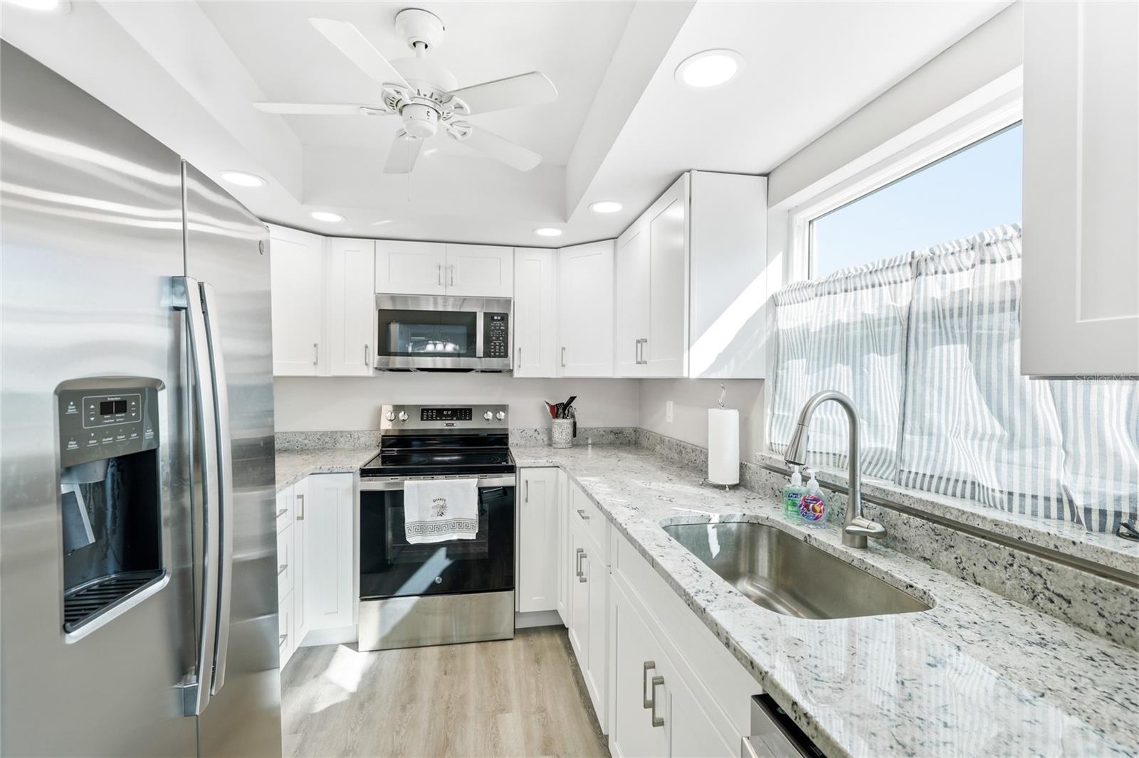 Image 7 of 28 For 600 Manatee Avenue 116