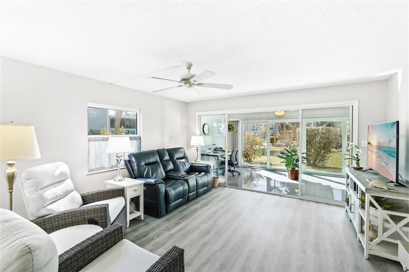 Image 9 of 28 For 600 Manatee Avenue 116