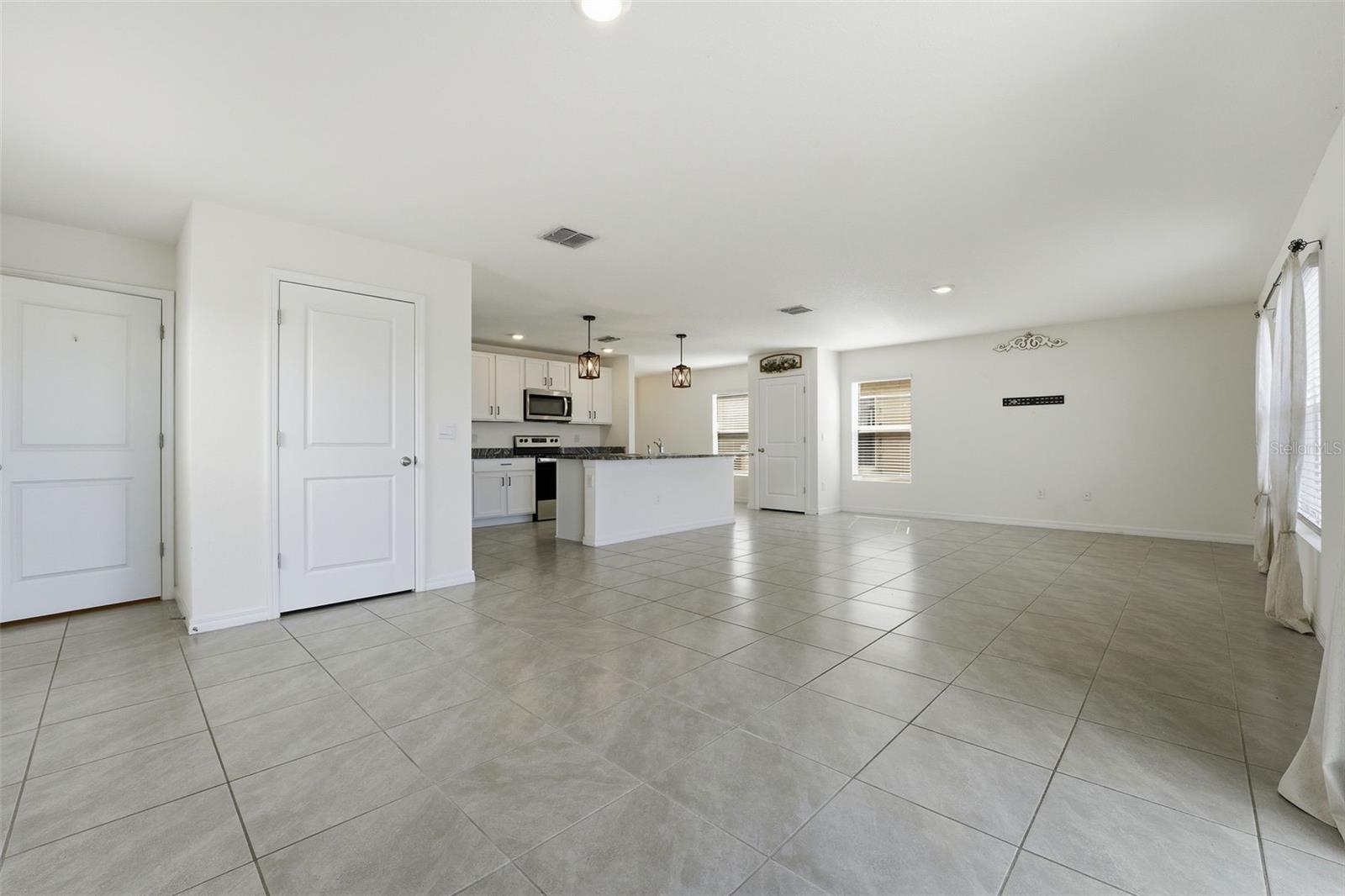 Image 14 of 51 For 10215 Charlotte Drive