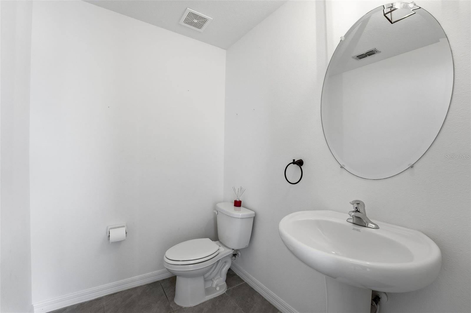 Image 16 of 51 For 10215 Charlotte Drive