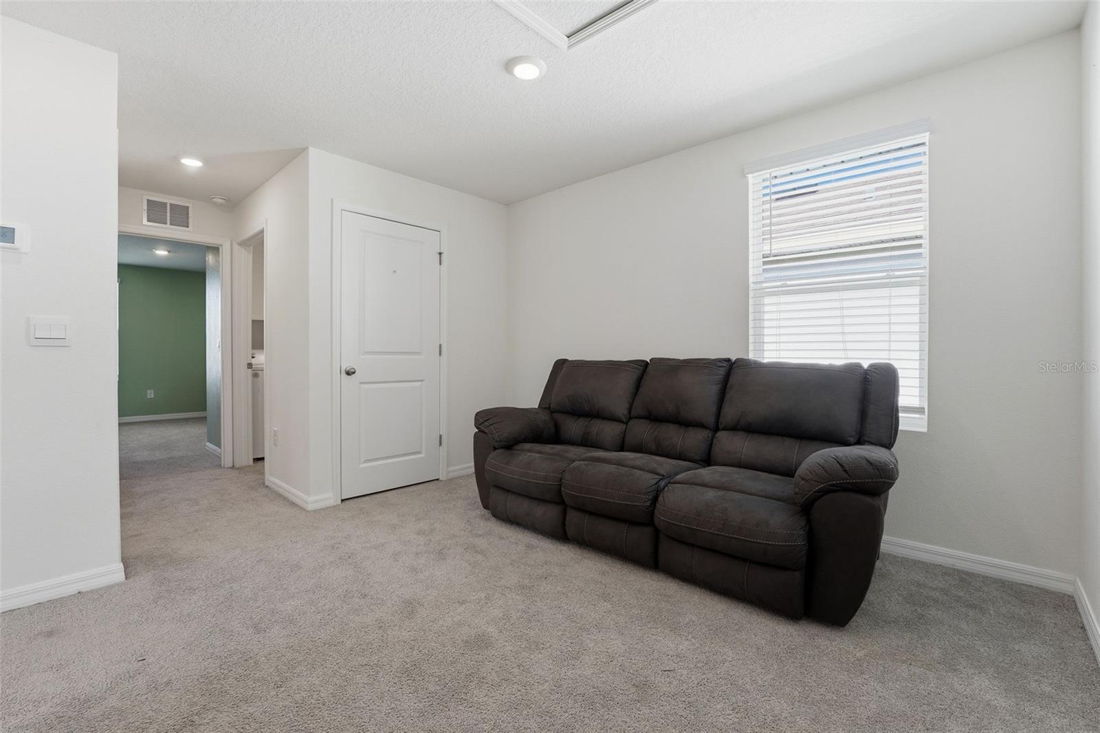 Image 19 of 51 For 10215 Charlotte Drive