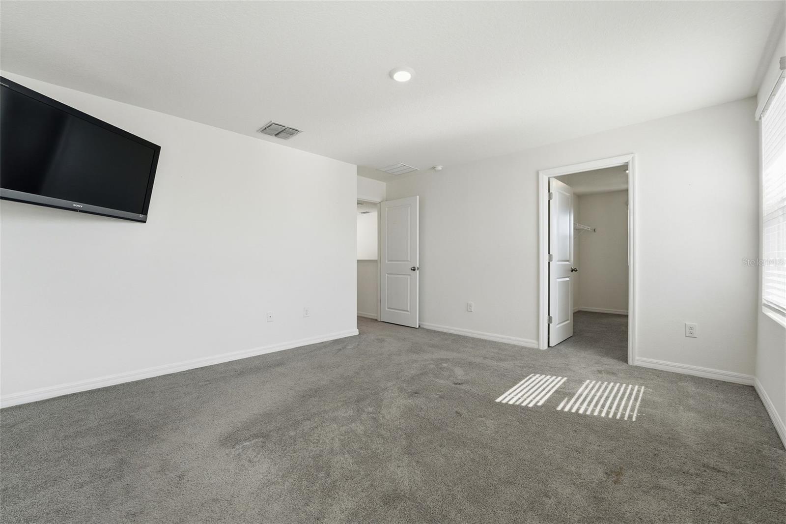 Image 21 of 51 For 10215 Charlotte Drive