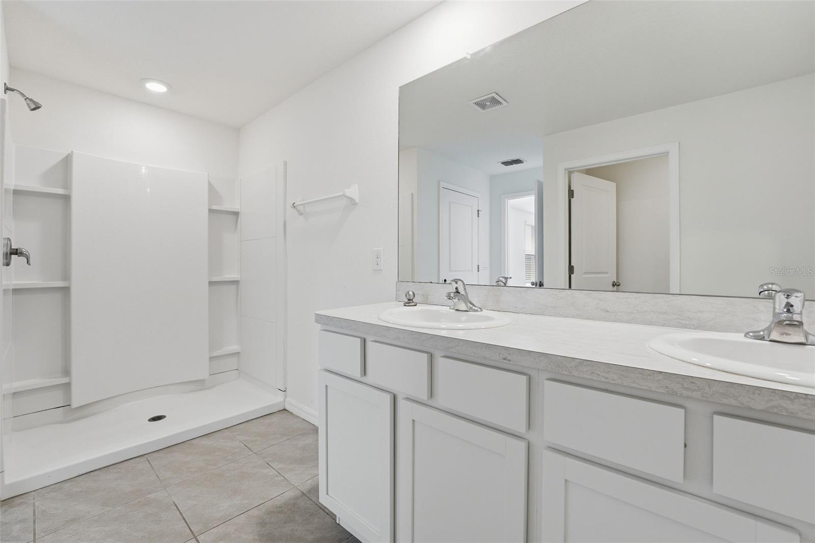 Image 23 of 51 For 10215 Charlotte Drive