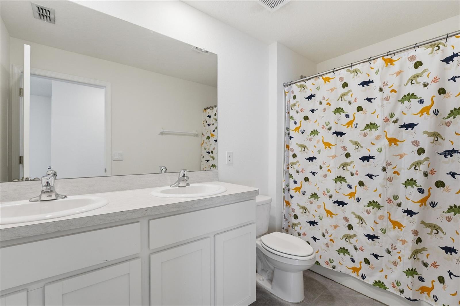 Image 27 of 51 For 10215 Charlotte Drive