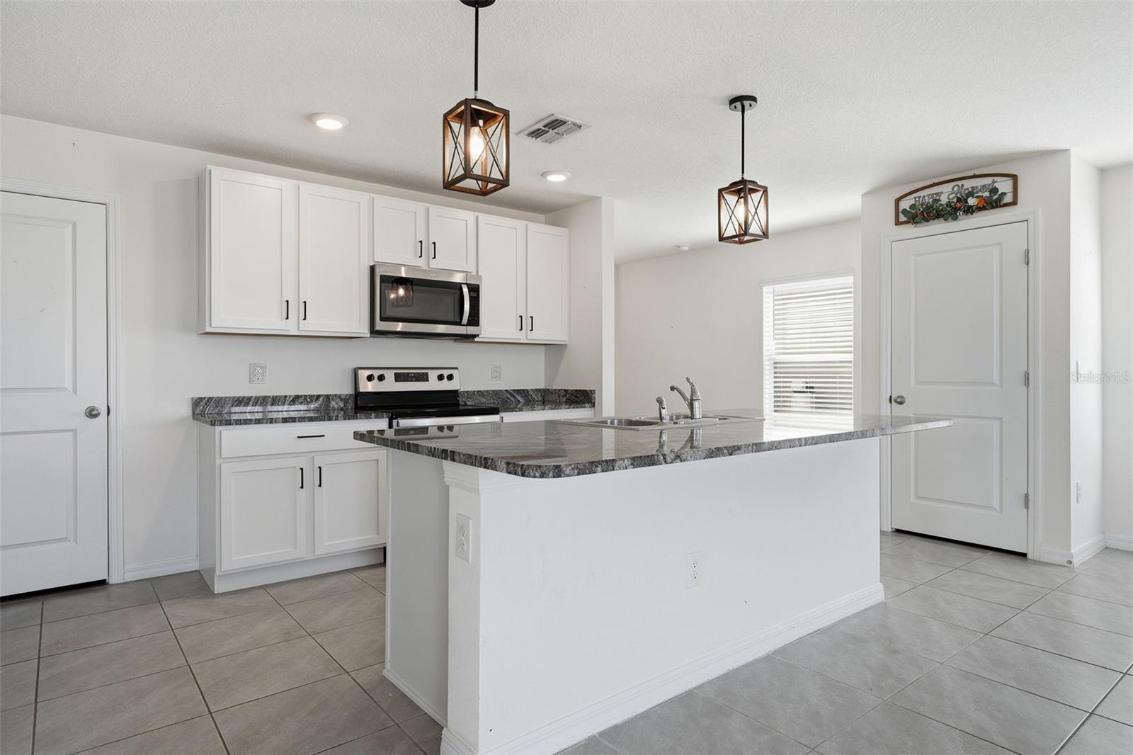 Image 9 of 51 For 10215 Charlotte Drive