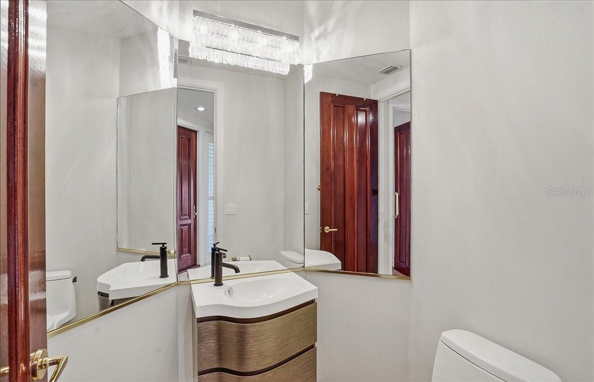 Image 31 of 46 For 380 Gulf Of Mexico Drive 515