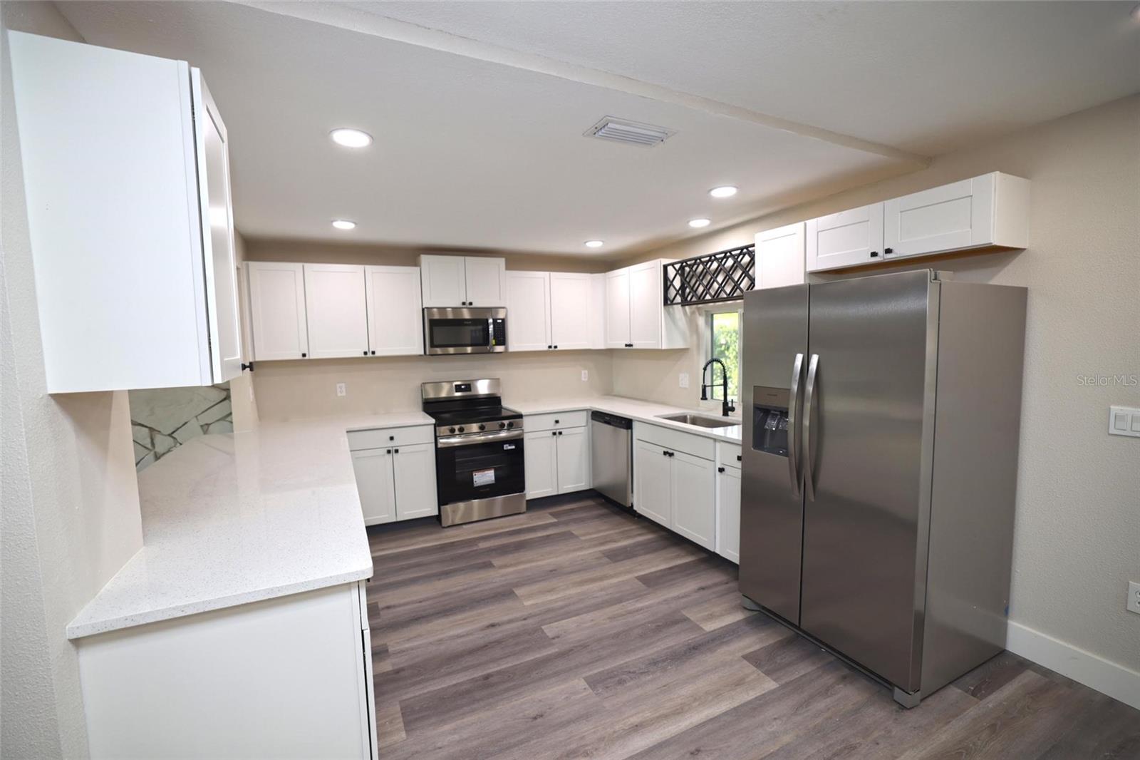 Image 19 of 59 For 5667 Creekwood Drive