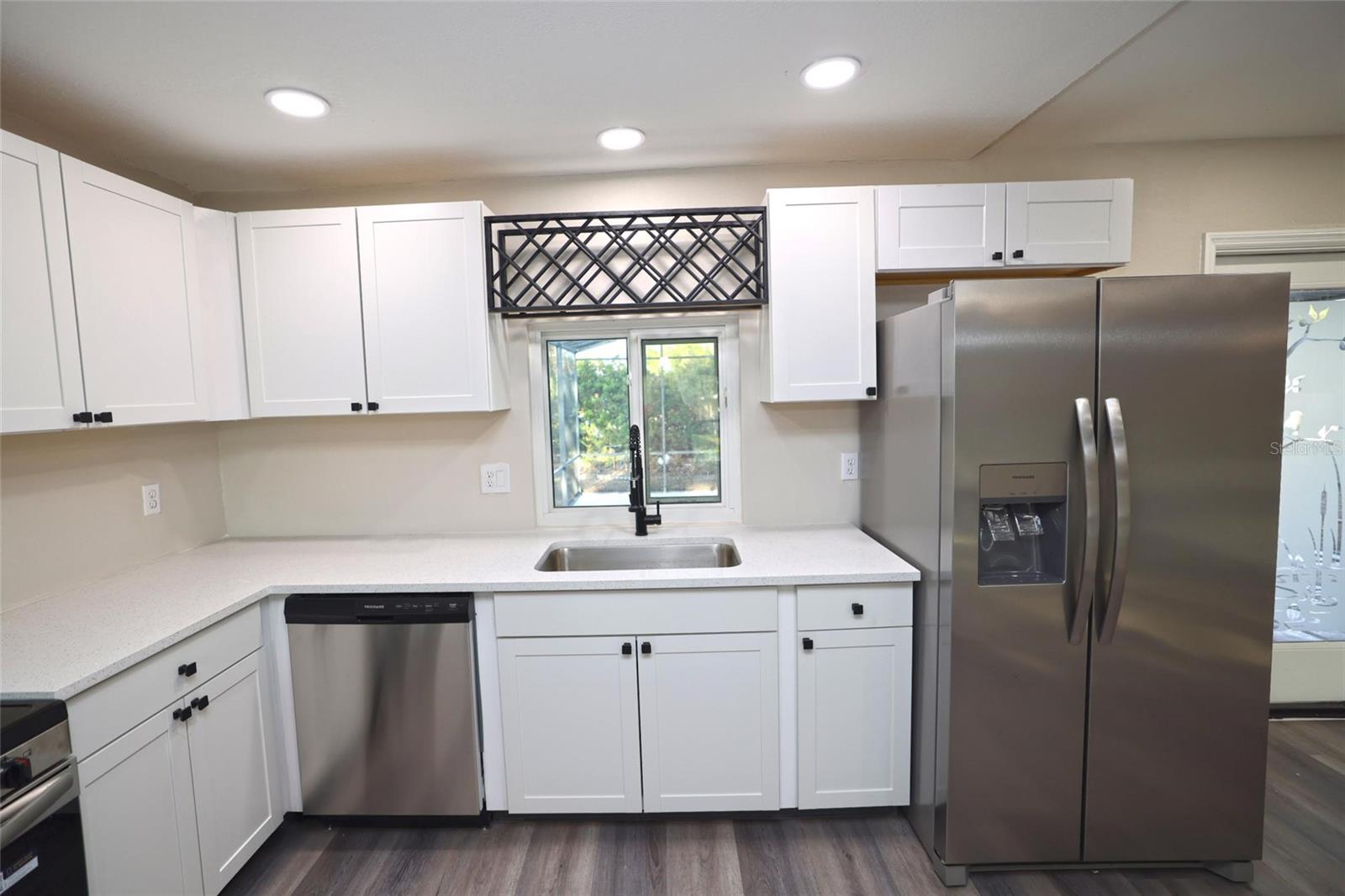 Image 20 of 59 For 5667 Creekwood Drive