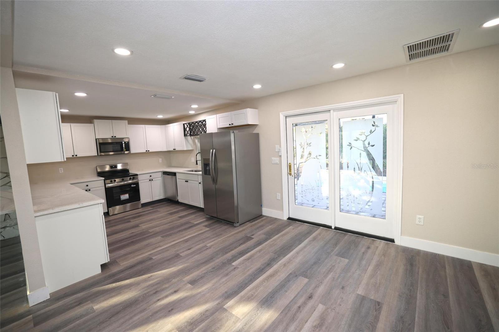 Image 21 of 59 For 5667 Creekwood Drive