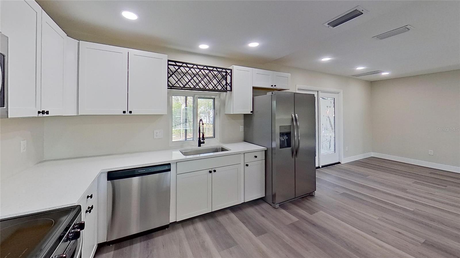 Image 22 of 59 For 5667 Creekwood Drive