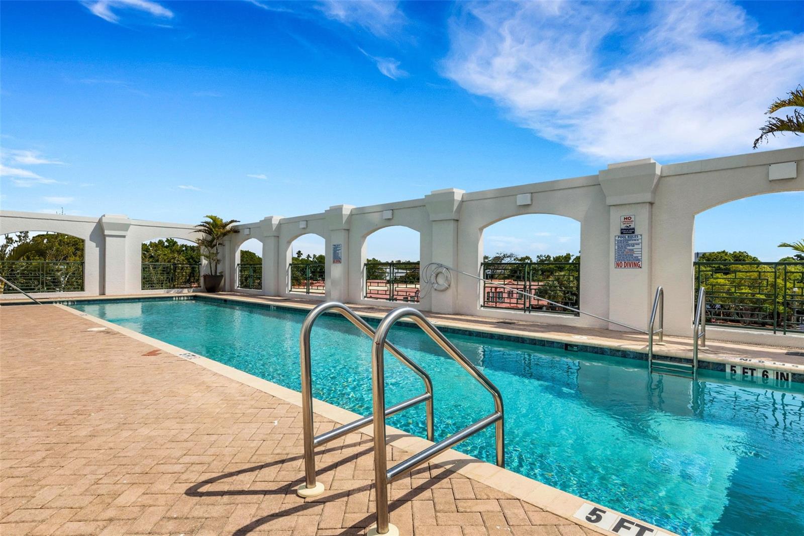 Image 12 of 98 For 505 Orange Avenue 901