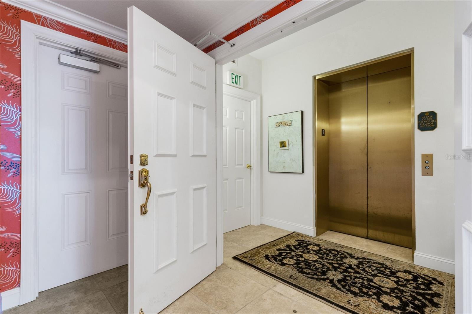 Image 17 of 98 For 505 Orange Avenue 901