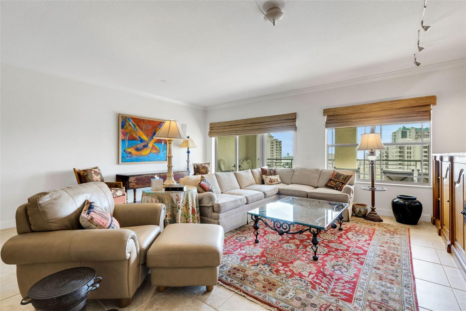 Image 38 of 98 For 505 Orange Avenue 901