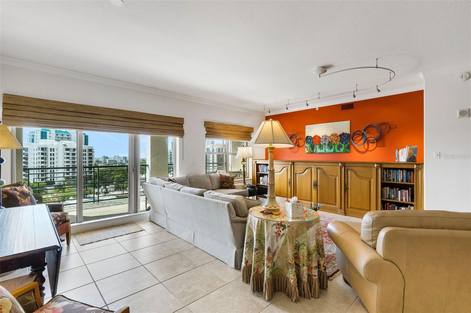 Image 39 of 98 For 505 Orange Avenue 901