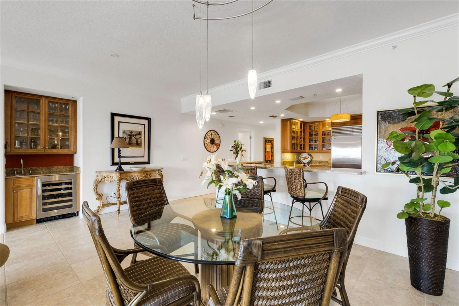 Image 40 of 98 For 505 Orange Avenue 901