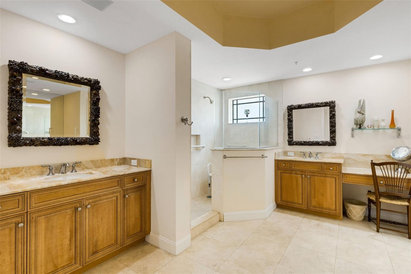 Image 45 of 98 For 505 Orange Avenue 901