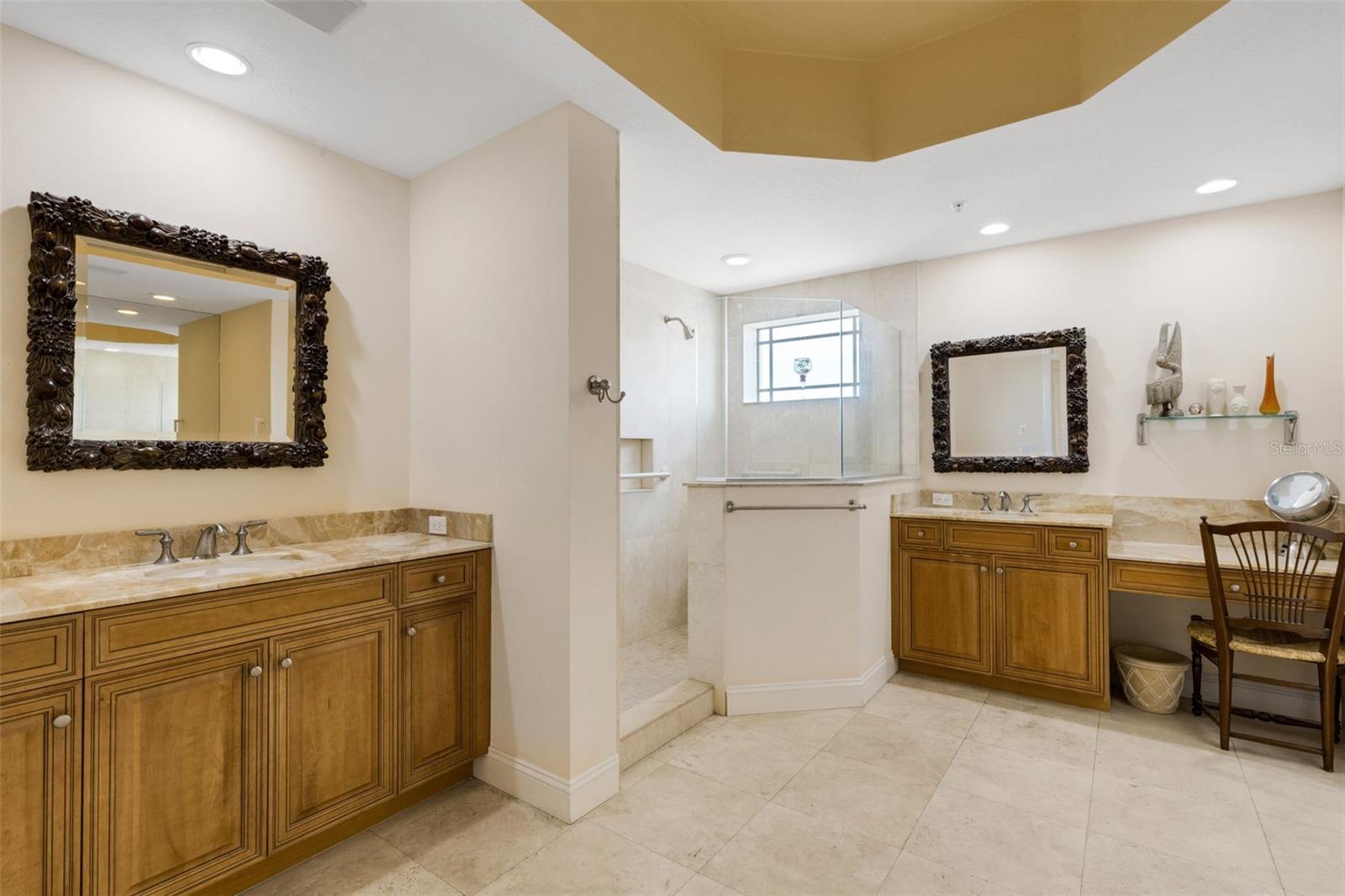 Image 47 of 98 For 505 Orange Avenue 901