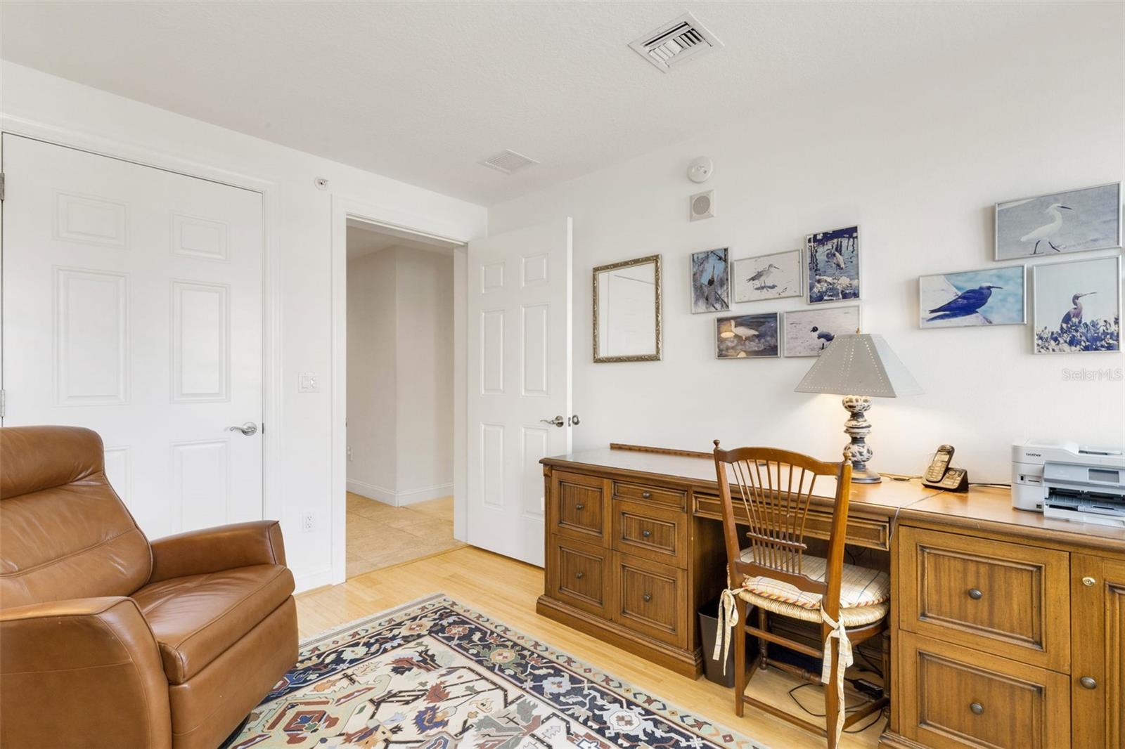 Image 61 of 98 For 505 Orange Avenue 901