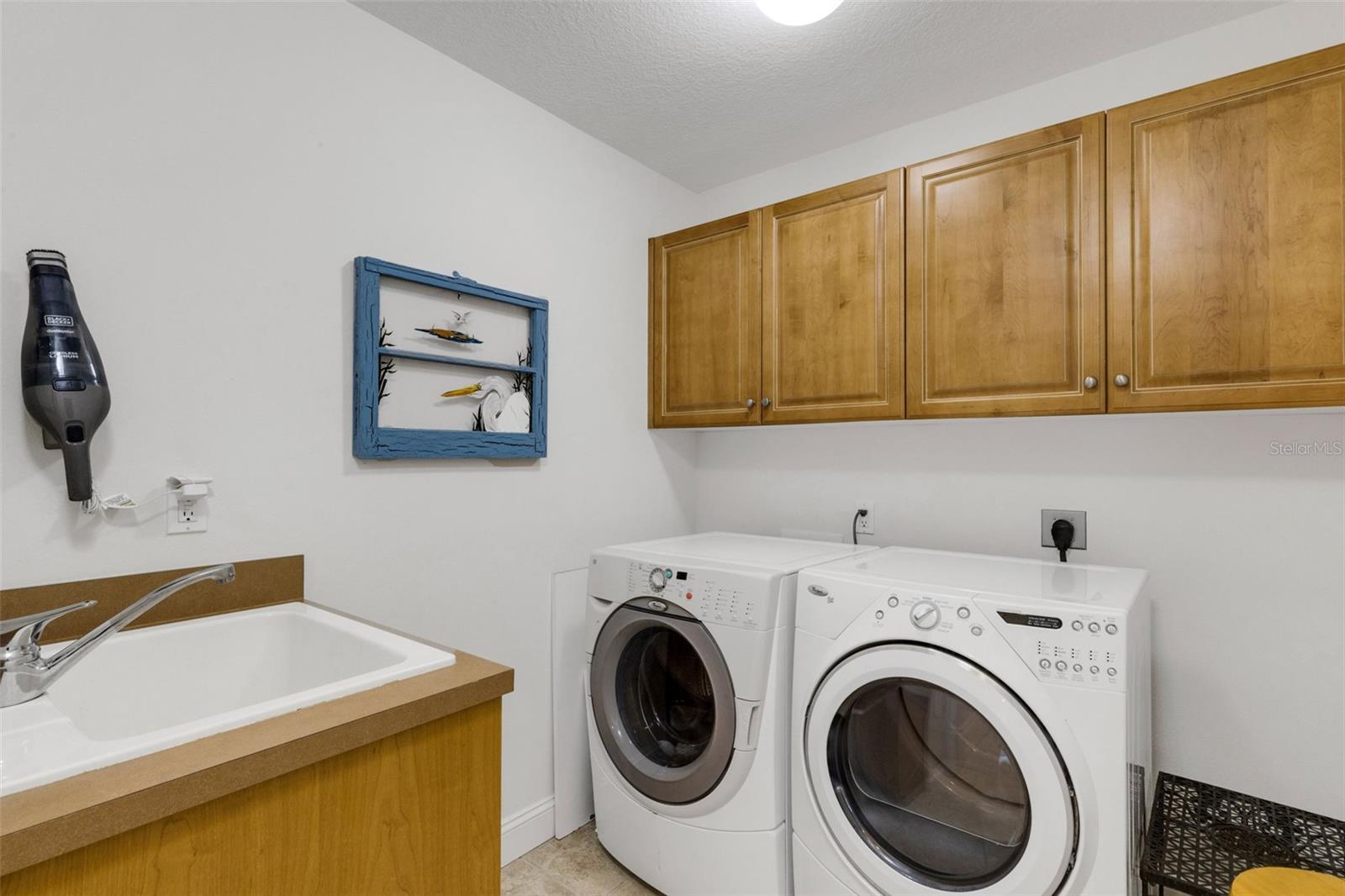 Image 71 of 98 For 505 Orange Avenue 901