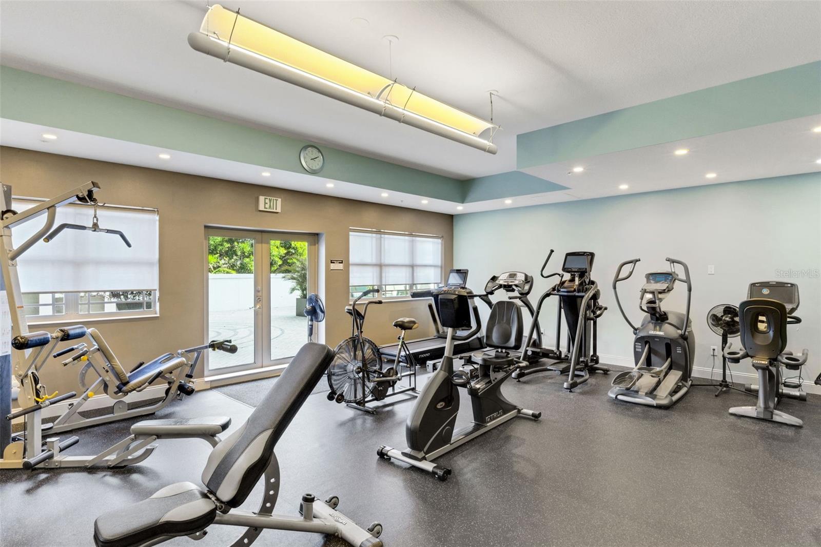 Image 8 of 98 For 505 Orange Avenue 901