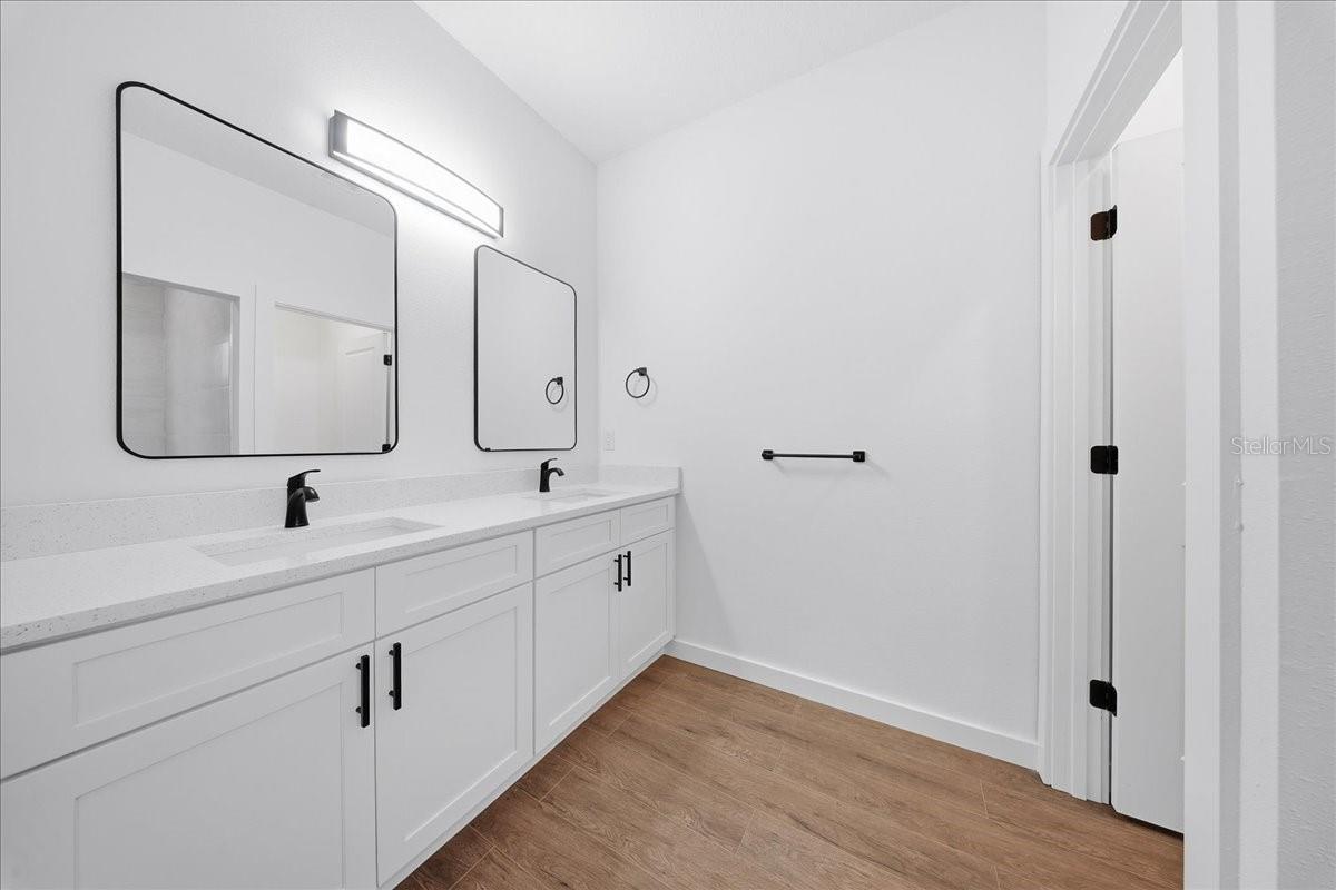 Image 34 of 42 For 6464 Ohio Road