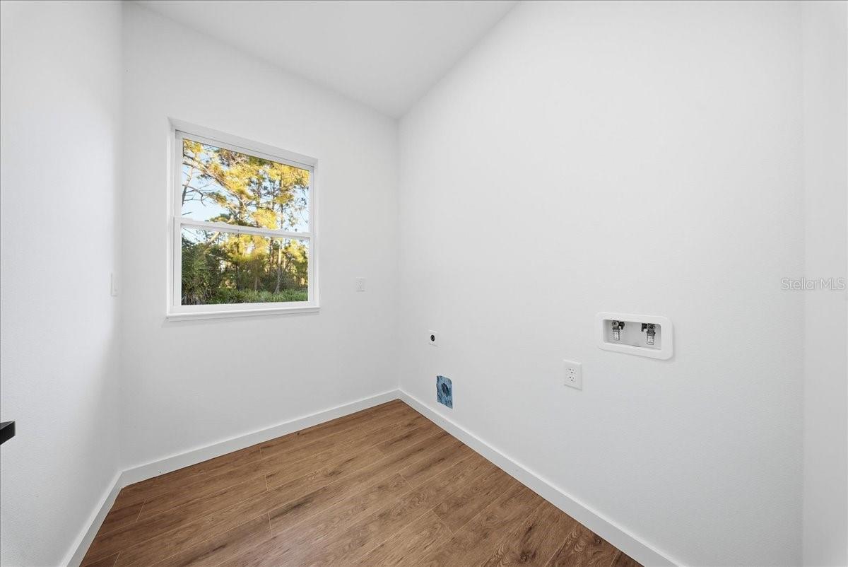 Image 37 of 42 For 6464 Ohio Road