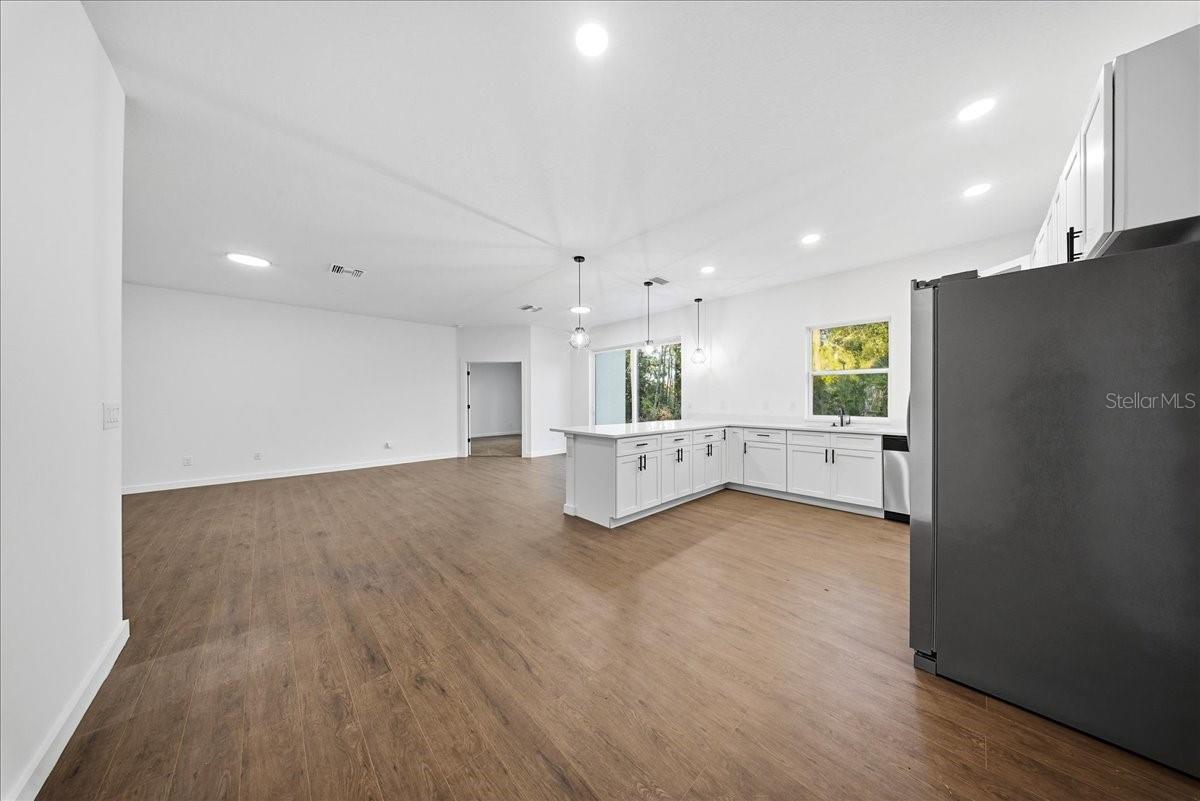 Image 38 of 42 For 6464 Ohio Road