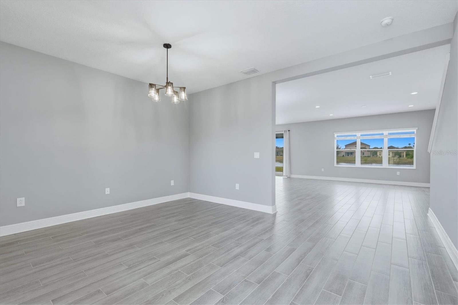 Listing photo id 8 for 10429 Crooked Creek Court