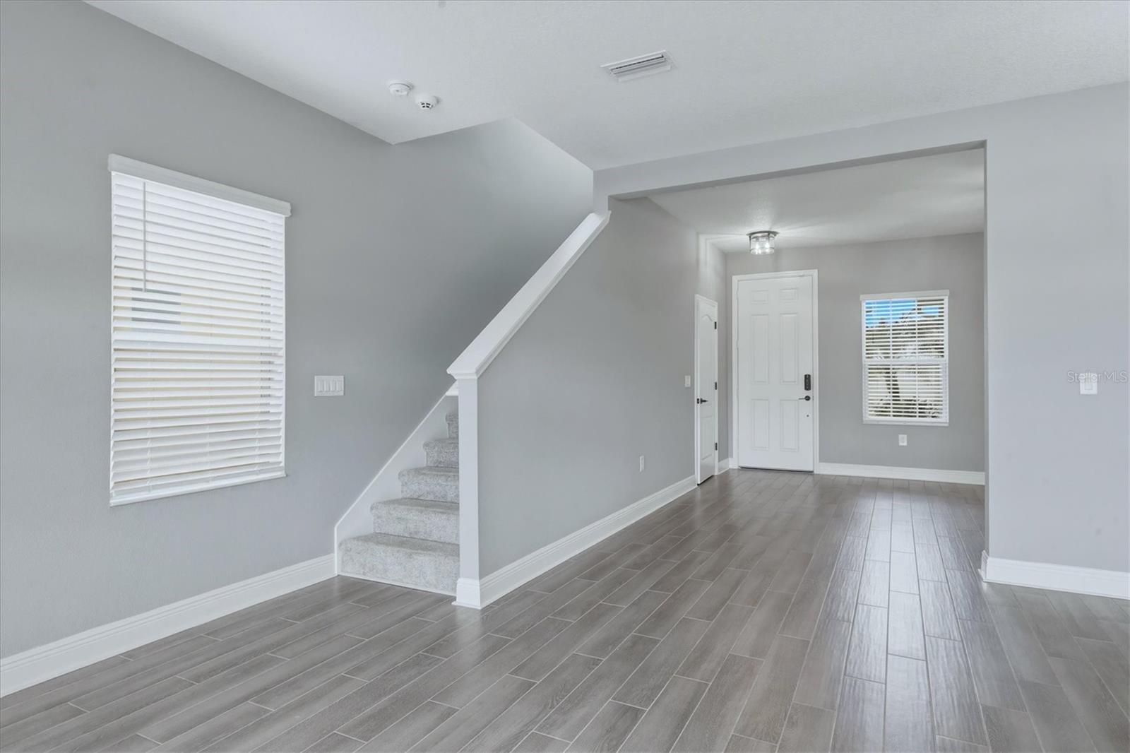 Listing photo id 9 for 10429 Crooked Creek Court