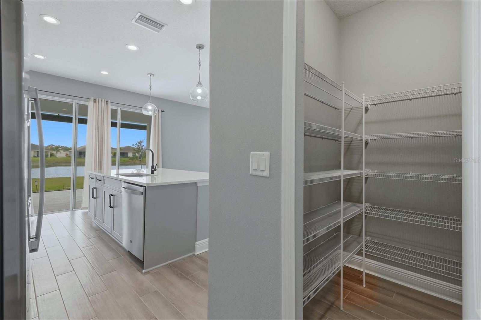 Listing photo id 18 for 10429 Crooked Creek Court