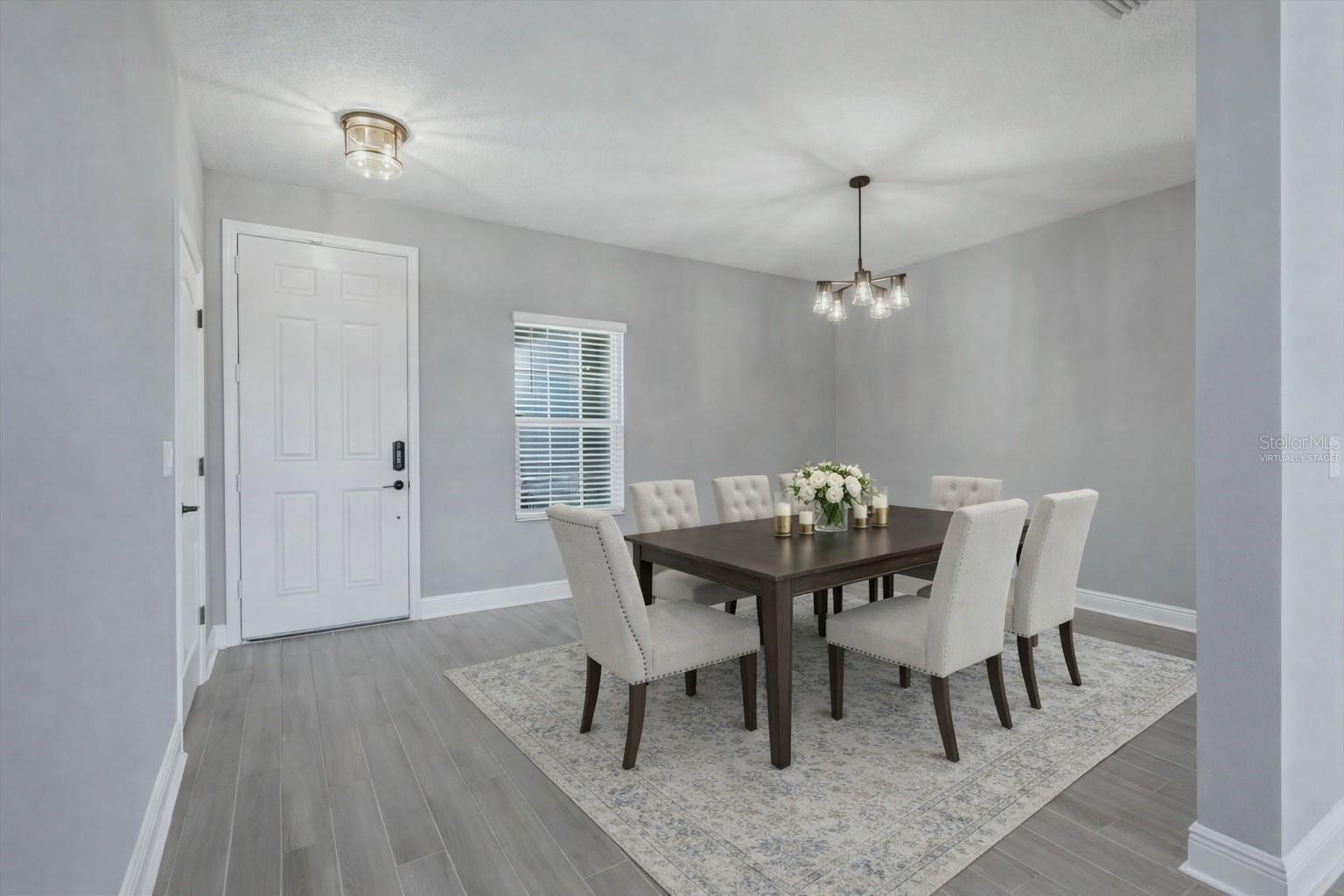 Listing photo id 5 for 10429 Crooked Creek Court