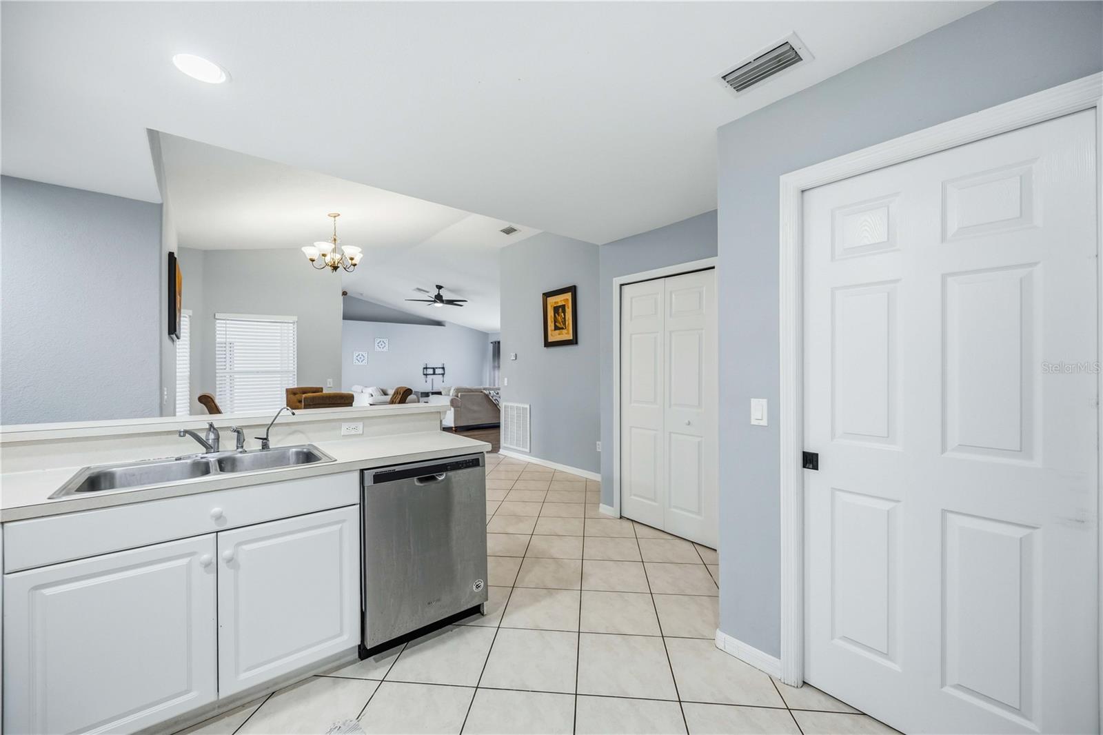 Image 13 of 33 For 1360 Nora Lane