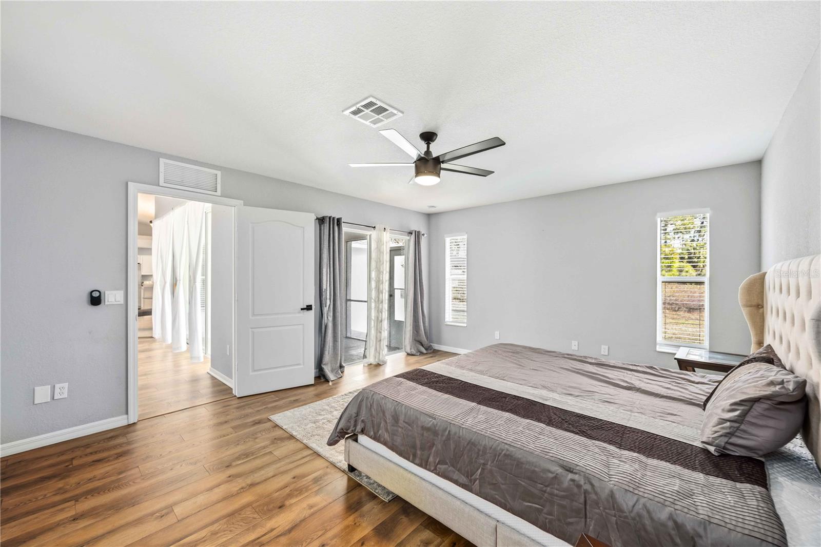 Image 17 of 33 For 1360 Nora Lane