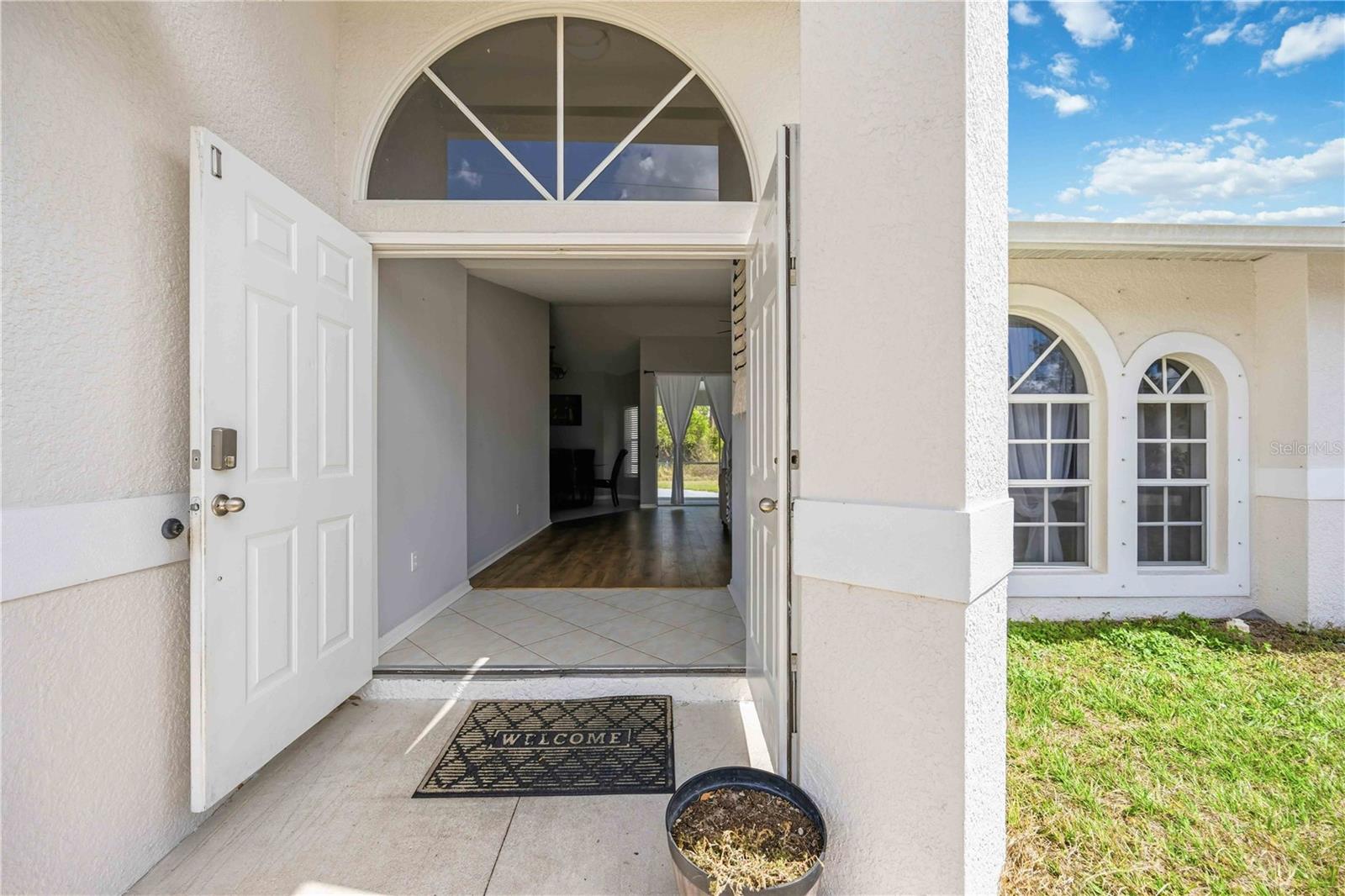 Image 2 of 33 For 1360 Nora Lane